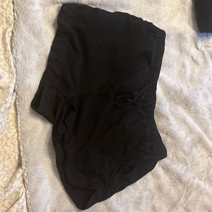 Black size large RVCA shorts with pockets